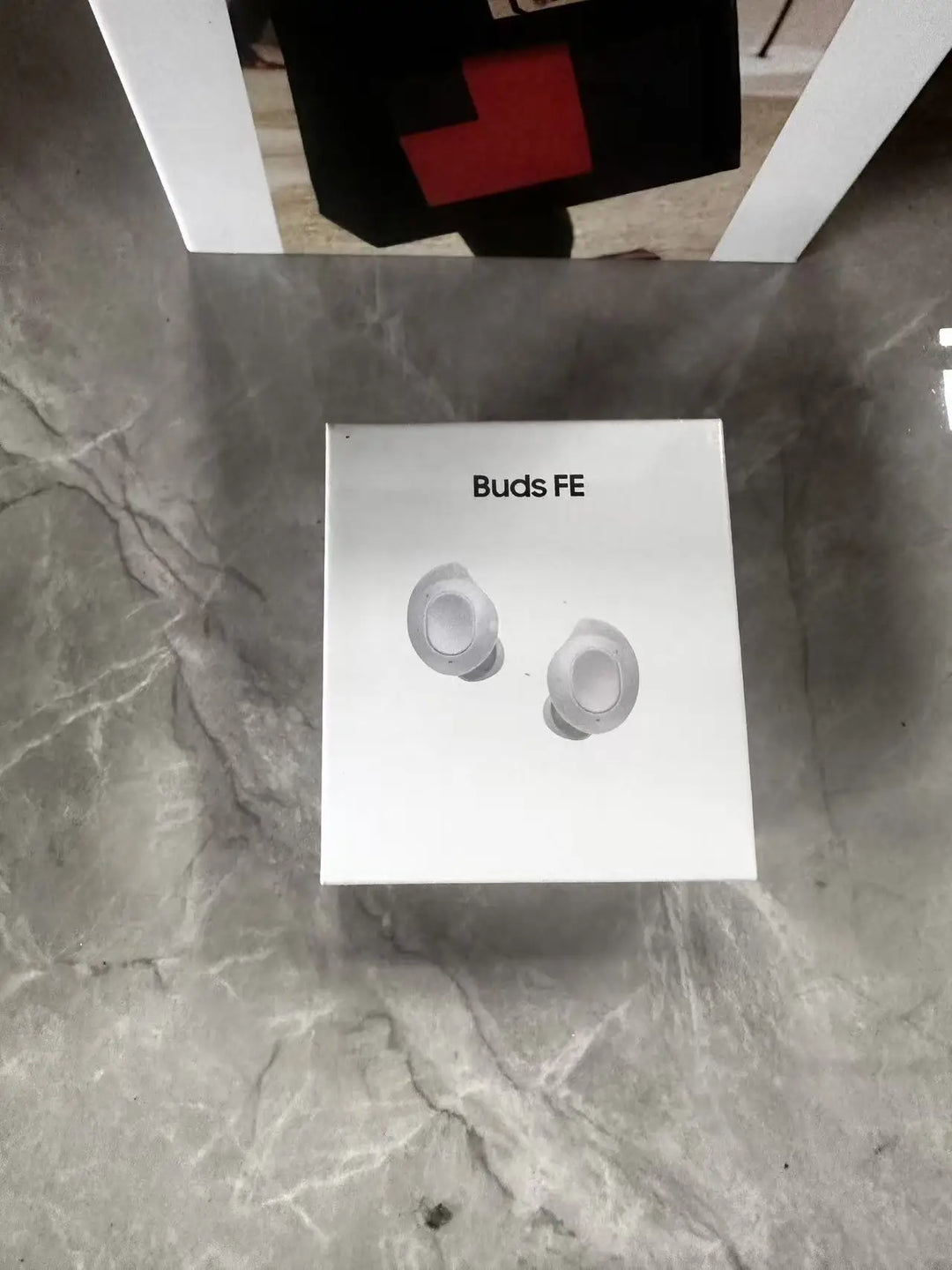 Seamless Auto-Connection R400 Wireless Earbuds with Hall Switch Tech