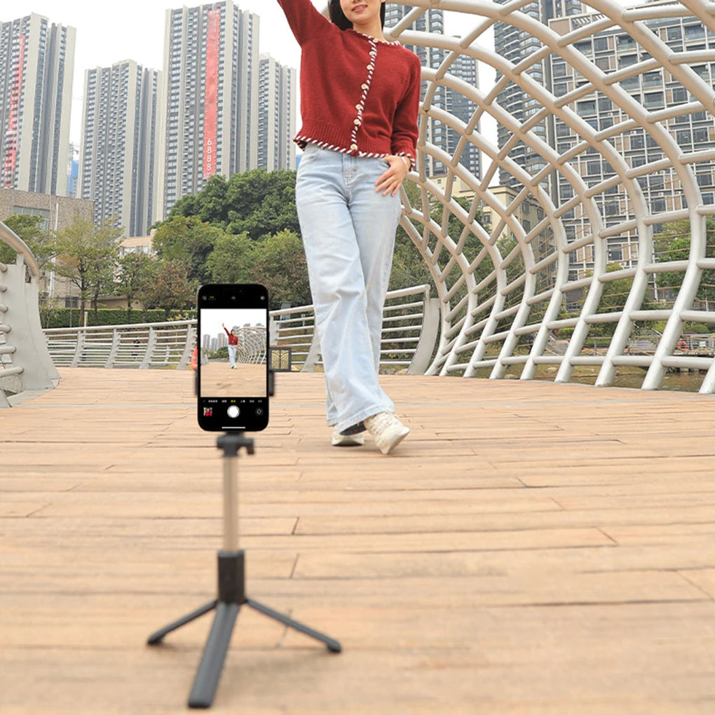 Wireless Lavalier Mic & Magnetic Monitor Kit for Smartphone Vlogging
