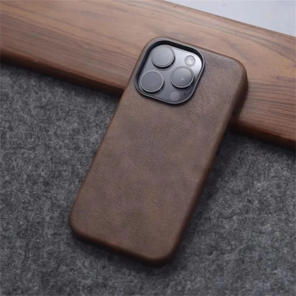 Retro Crazy Horse Leather MagSafe Case – Vintage Texture Cover