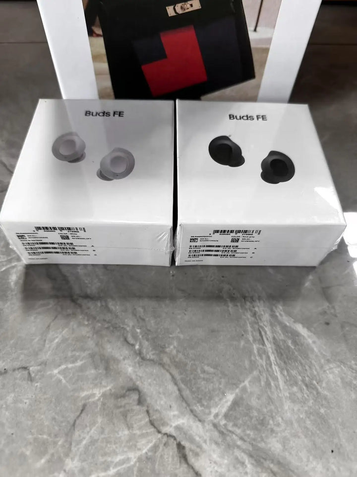 Seamless Auto-Connection R400 Wireless Earbuds with Hall Switch Tech